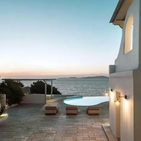 Beachfront Santorini Вилла