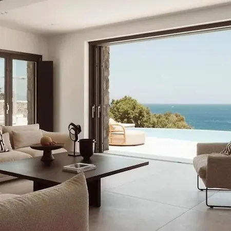 Вилла Beachfront Santorini Vourvoulos
